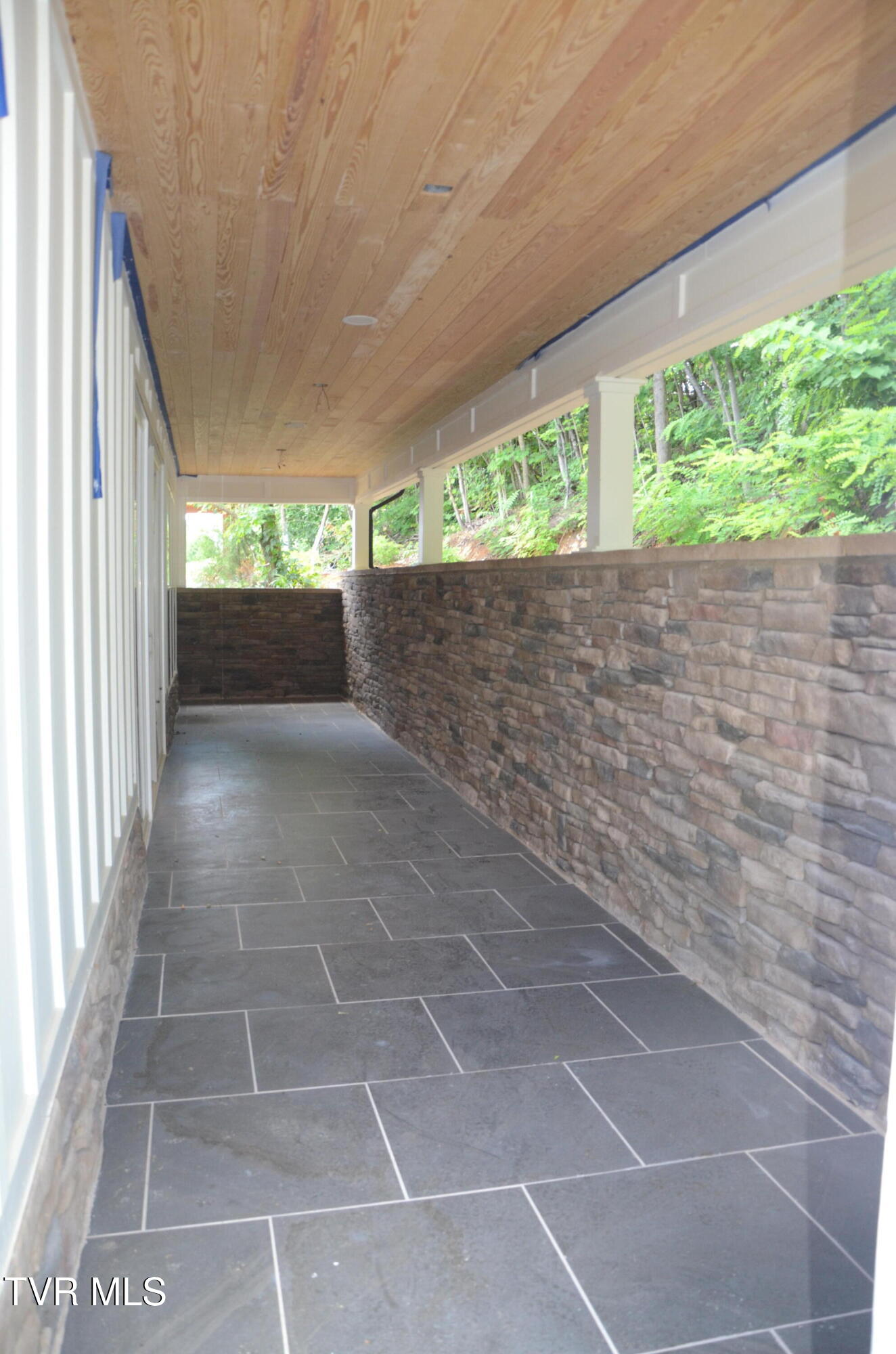 2350 Edinburgh Channel Road Kingsport, TN 37664 - Photo 7 of 24 DSC_0729