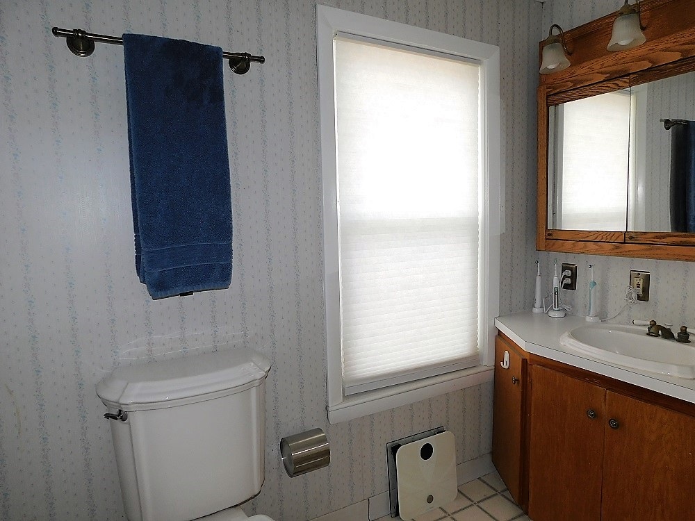 18 Chamberlain Street Rochester, NH 03867 - Photo 27 of 34