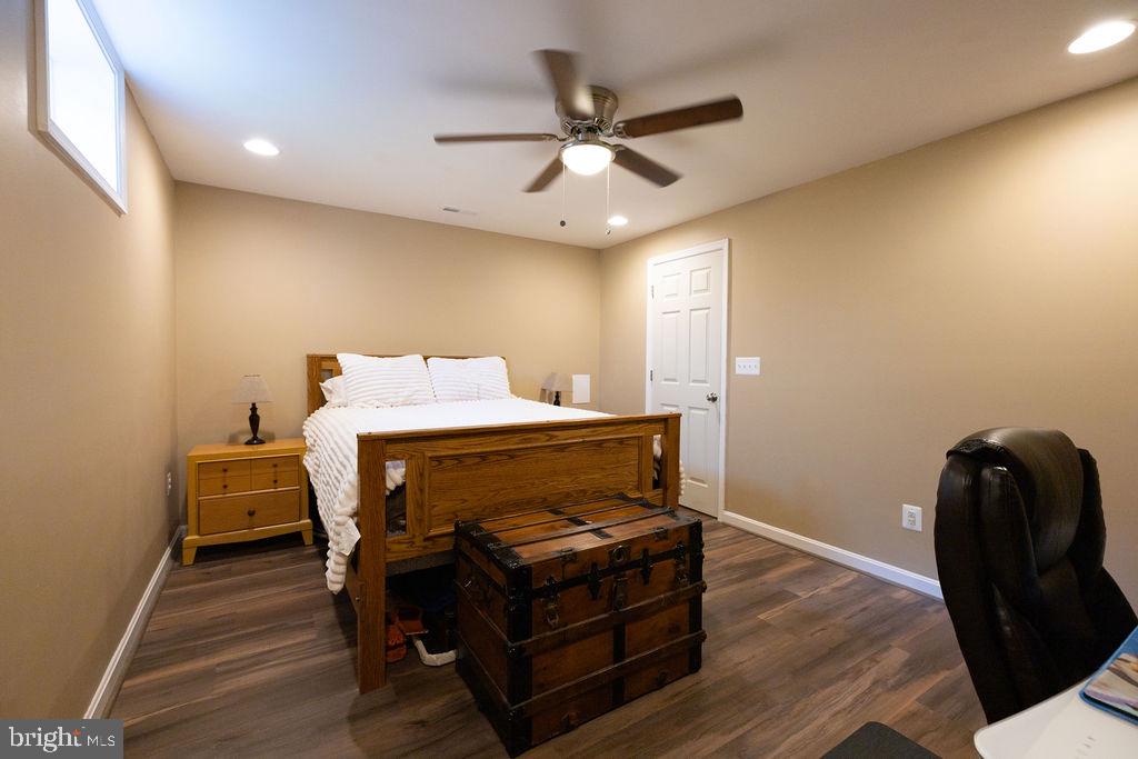 8896 Mullen Road King George, VA 22485 - Photo 14 of 48 Cozy retreat with warm tones.