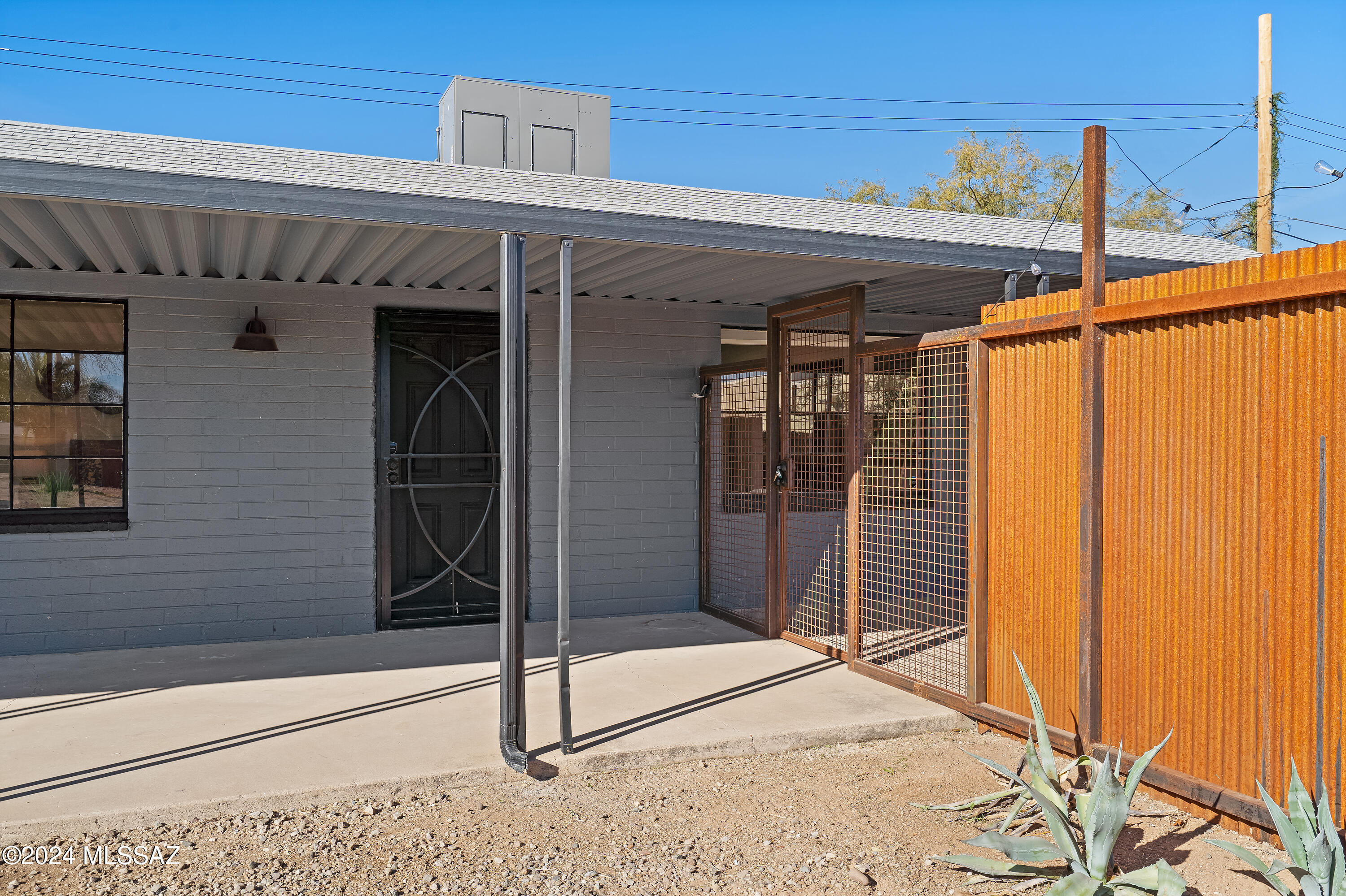 2013 North Swan Road Tucson, AZ 85712 - Photo 5 of 35 Gallery Image 5