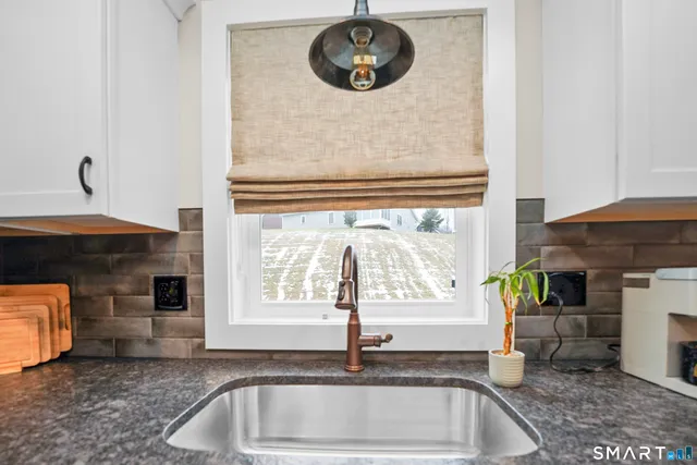 $485,000 | 42 Chapman Chase, Unit 42, Windsor Locks, CT 06096