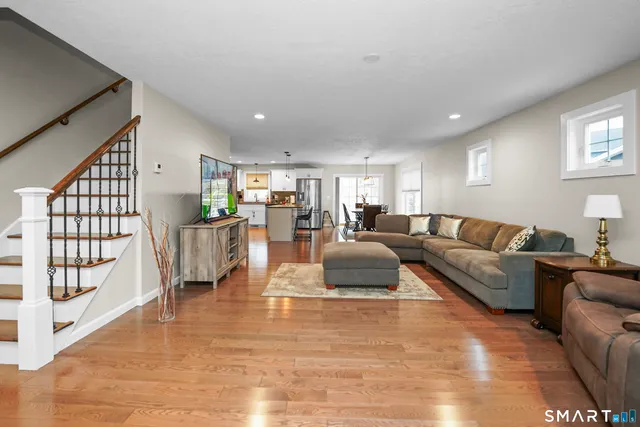 $485,000 | 42 Chapman Chase, Unit 42, Windsor Locks, CT 06096