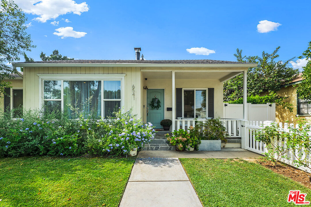 6541 Ruffner Avenue Lake Balboa, CA 91406 - Photo 2 of 26 Gallery Image 2