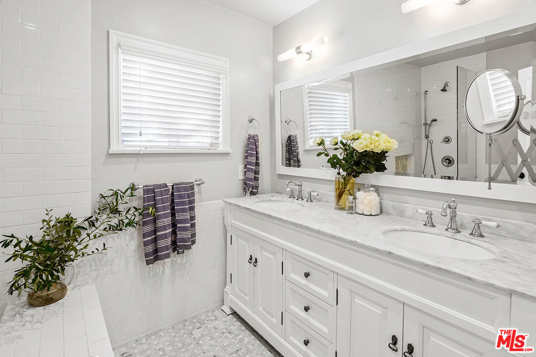 6541 Ruffner Avenue Lake Balboa, CA 91406 - Photo 14 of 26 Gallery Image 14