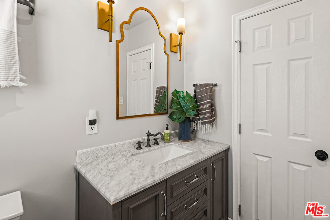 6541 Ruffner Avenue Lake Balboa, CA 91406 - Photo 17 of 26 Gallery Image 17