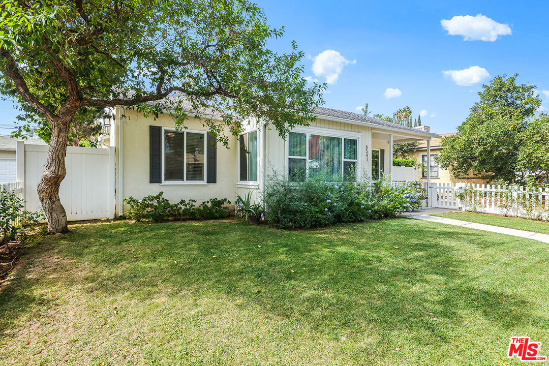 6541 Ruffner Avenue Lake Balboa, CA 91406 - Photo 3 of 26 Gallery Image 3