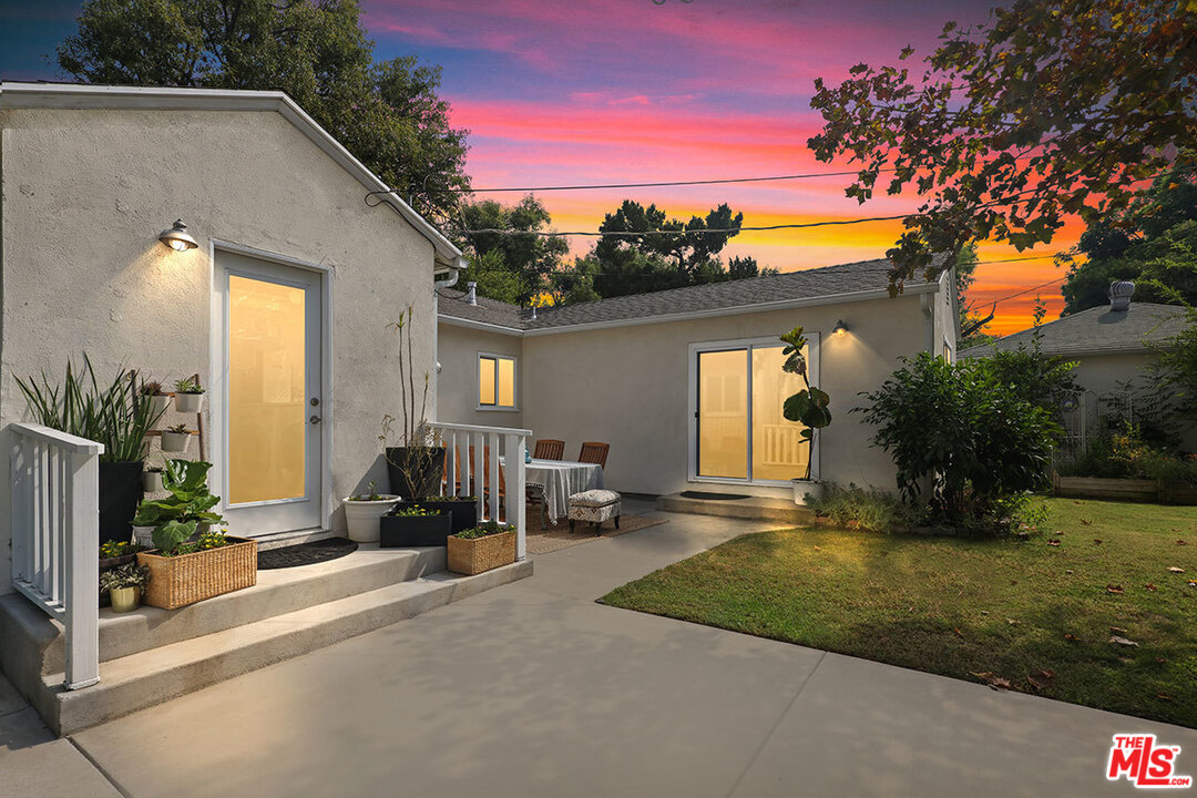 6541 Ruffner Avenue Lake Balboa, CA 91406 - Photo 25 of 26 Gallery Image 25