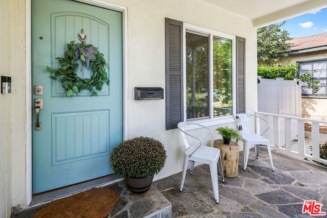 6541 Ruffner Avenue Lake Balboa, CA 91406 - Photo 4 of 26 Gallery Image 4