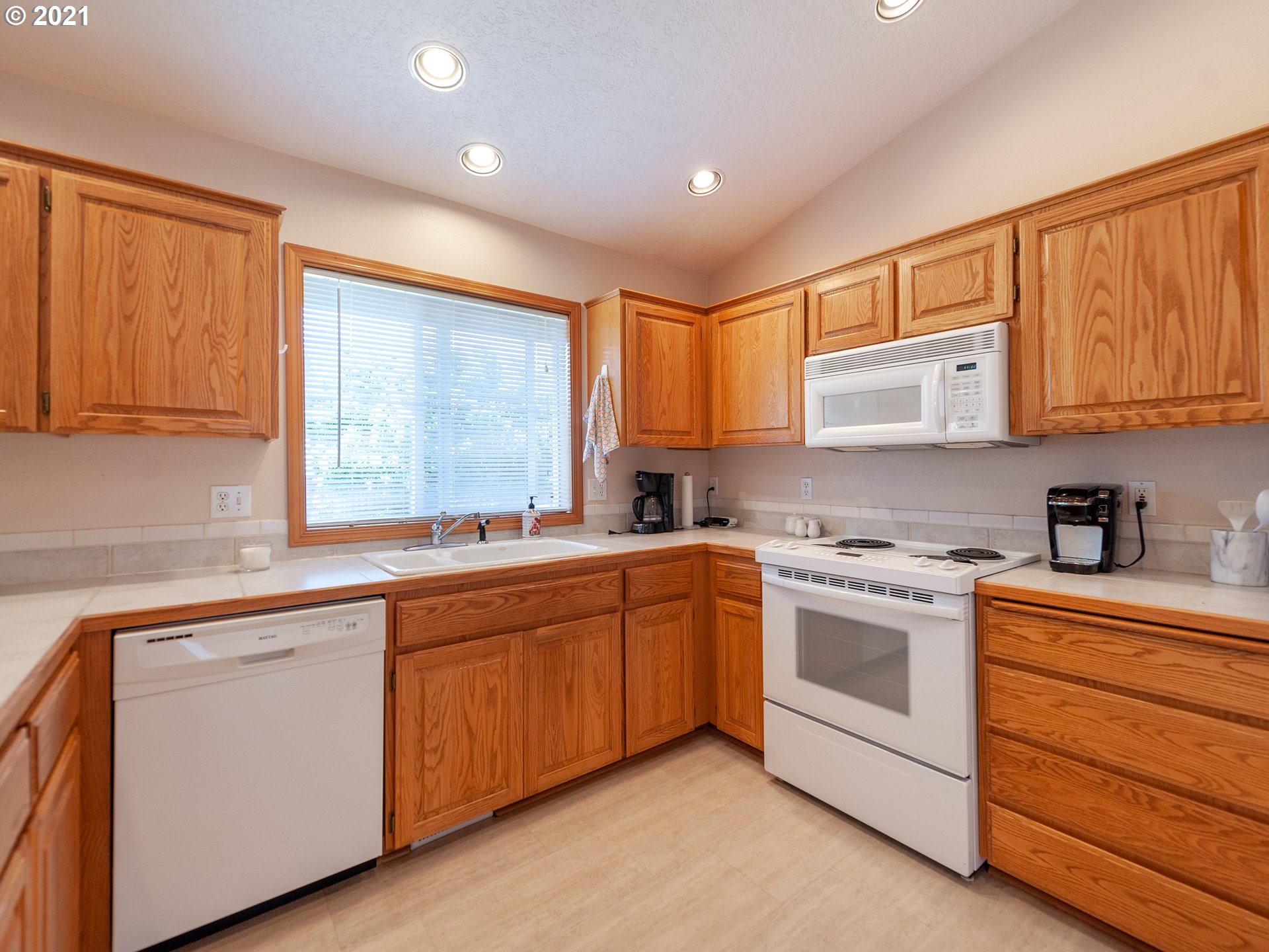 13360 South Nobel Road Oregon City, OR 97045 - Photo 14 of 31 Gallery Image 14
