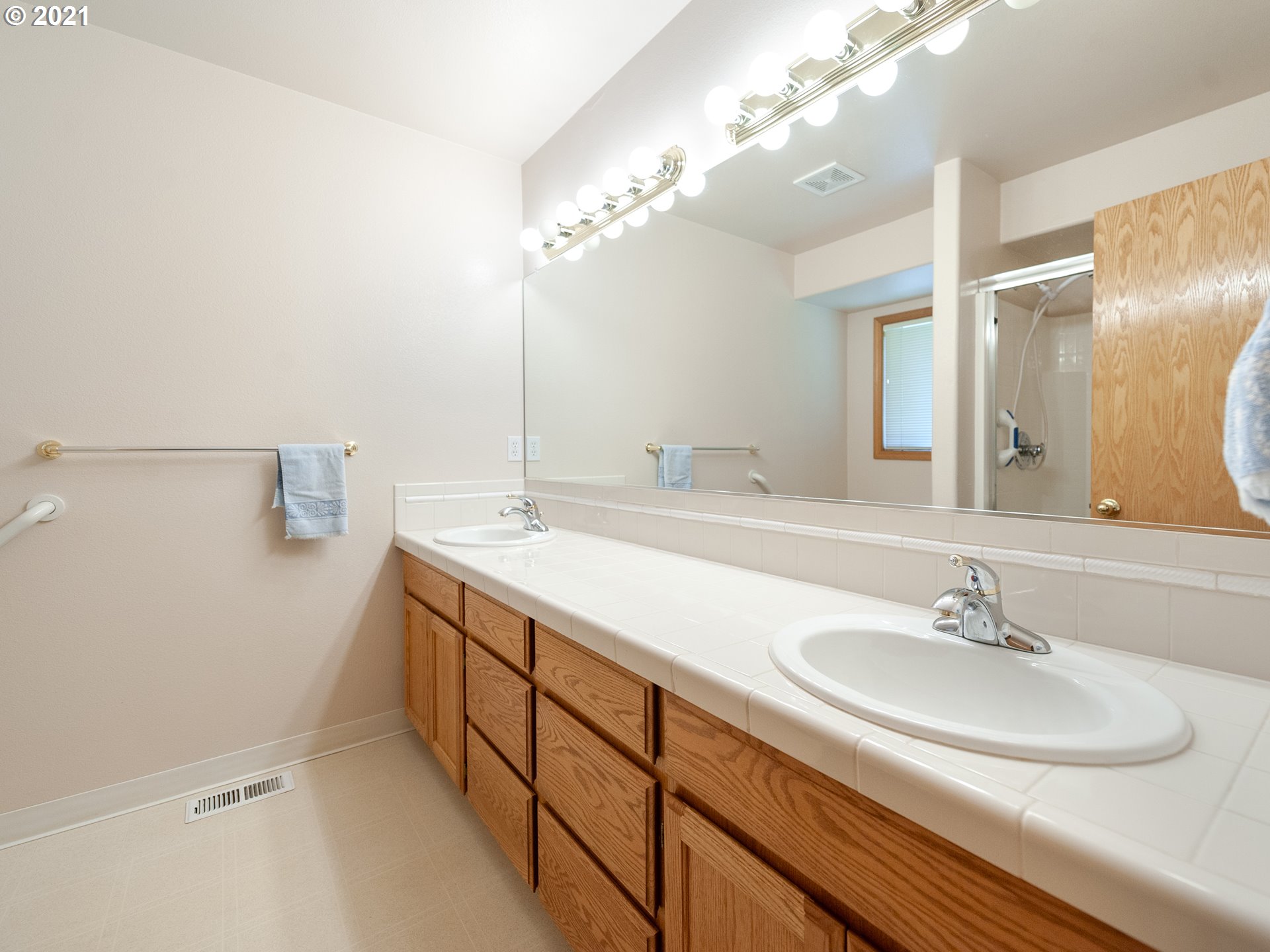 13360 South Nobel Road Oregon City, OR 97045 - Photo 22 of 31 Gallery Image 22
