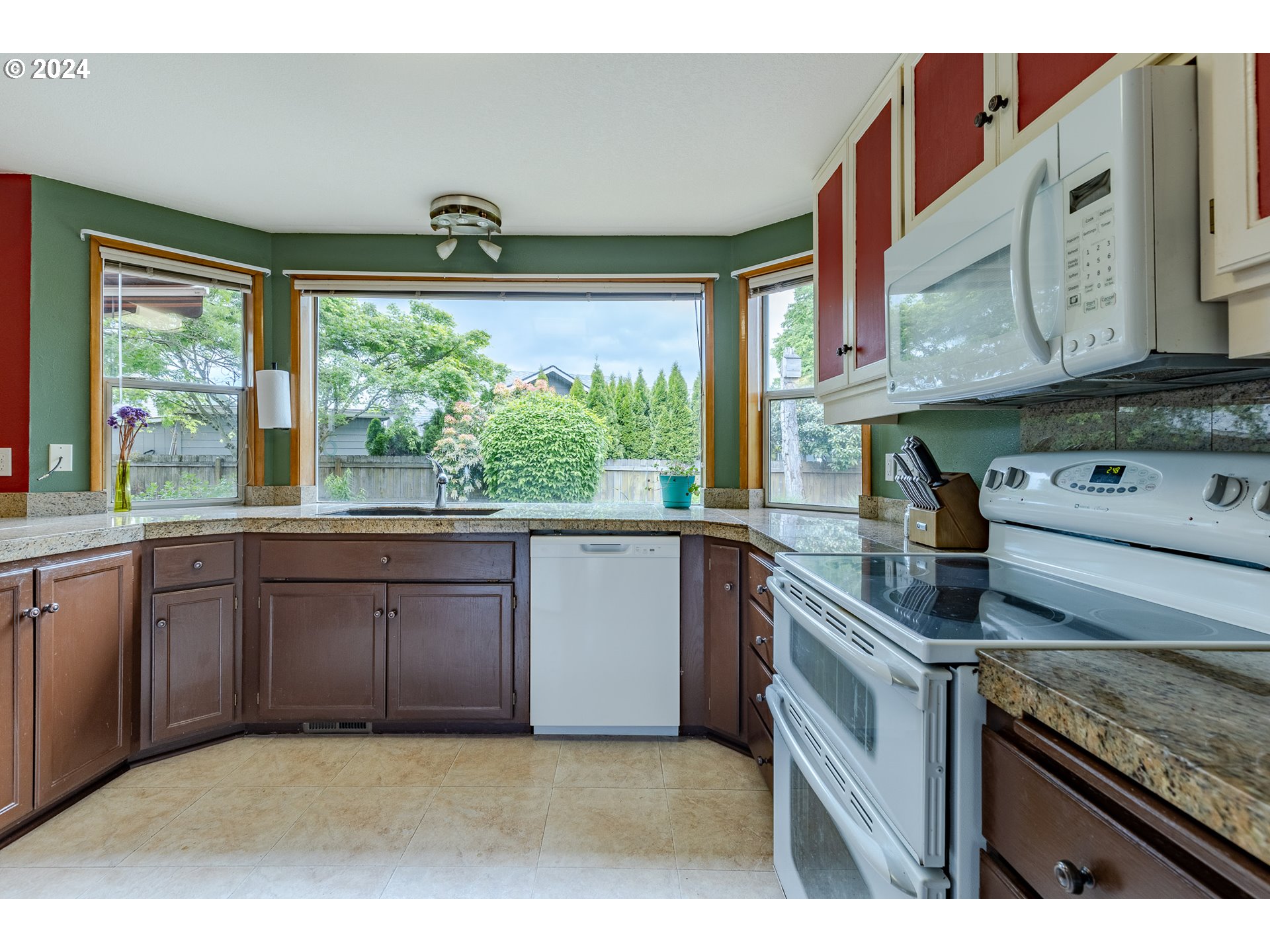1225 Risden Place Eugene, OR 97404 - Photo 9 of 34 Gallery Image 9