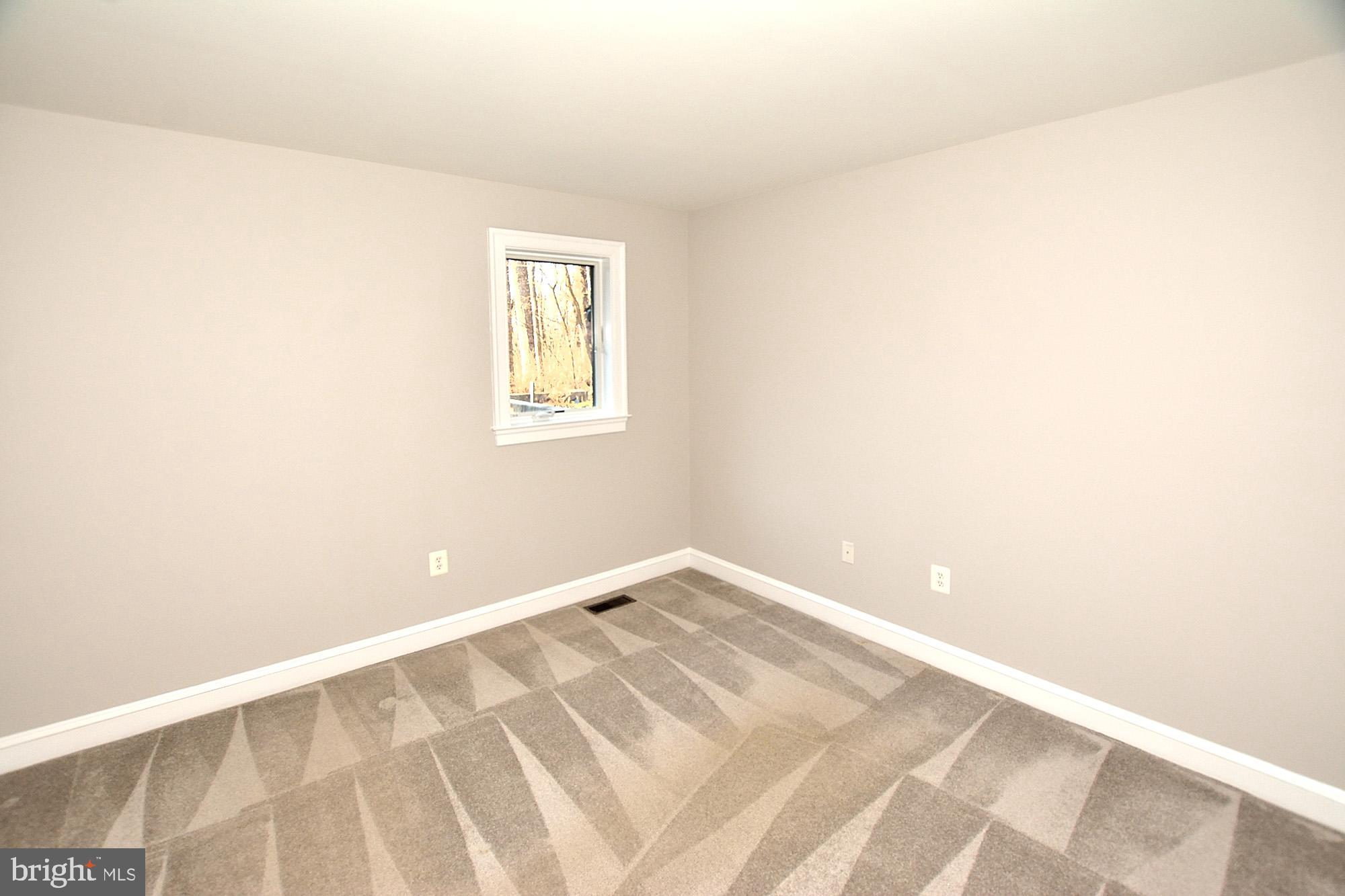 11278 Silo Road Marshall, VA 20115 - Photo 27 of 50 Main level bedroom #2