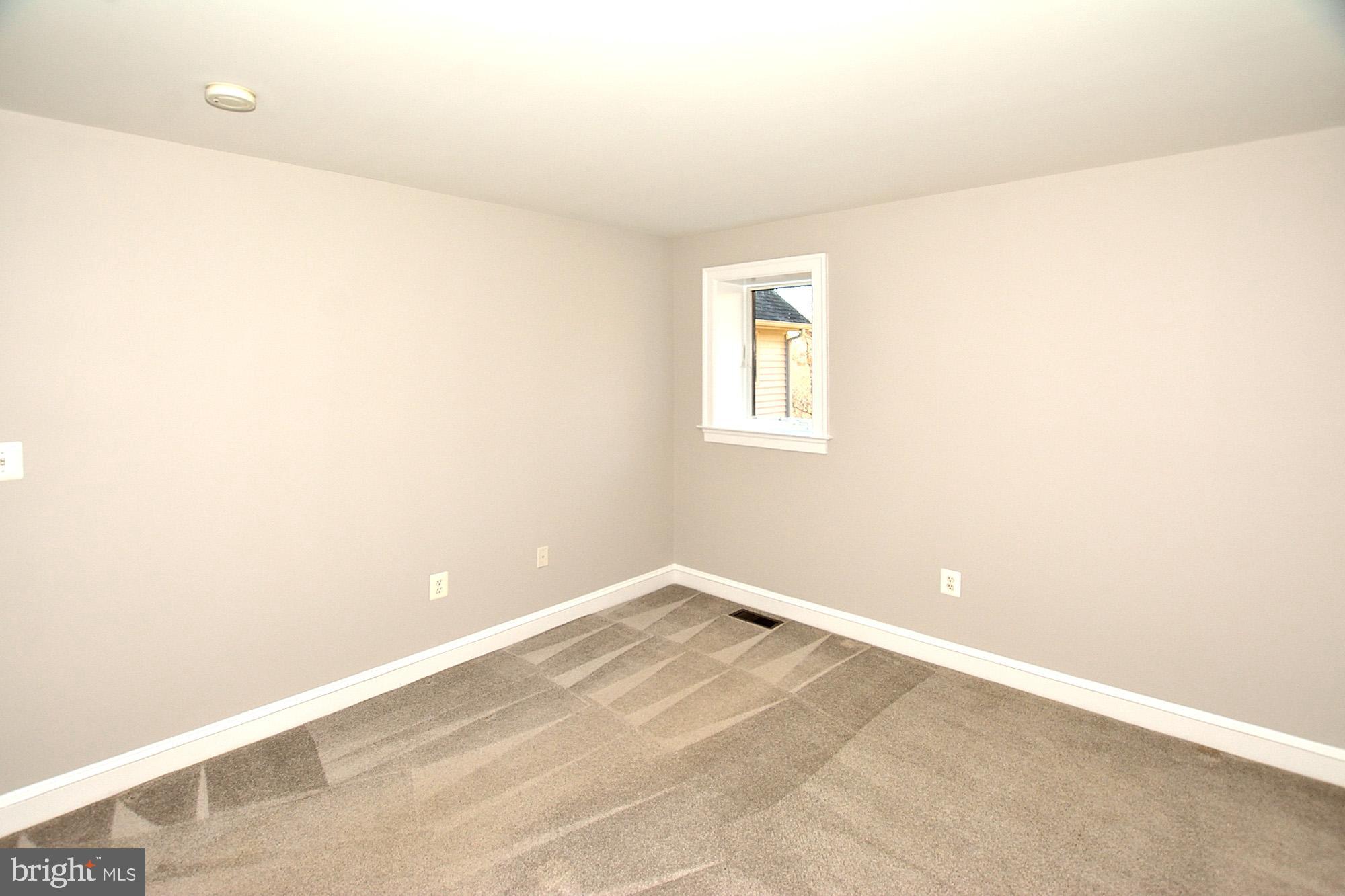 11278 Silo Road Marshall, VA 20115 - Photo 28 of 50 Main level bedroom #3