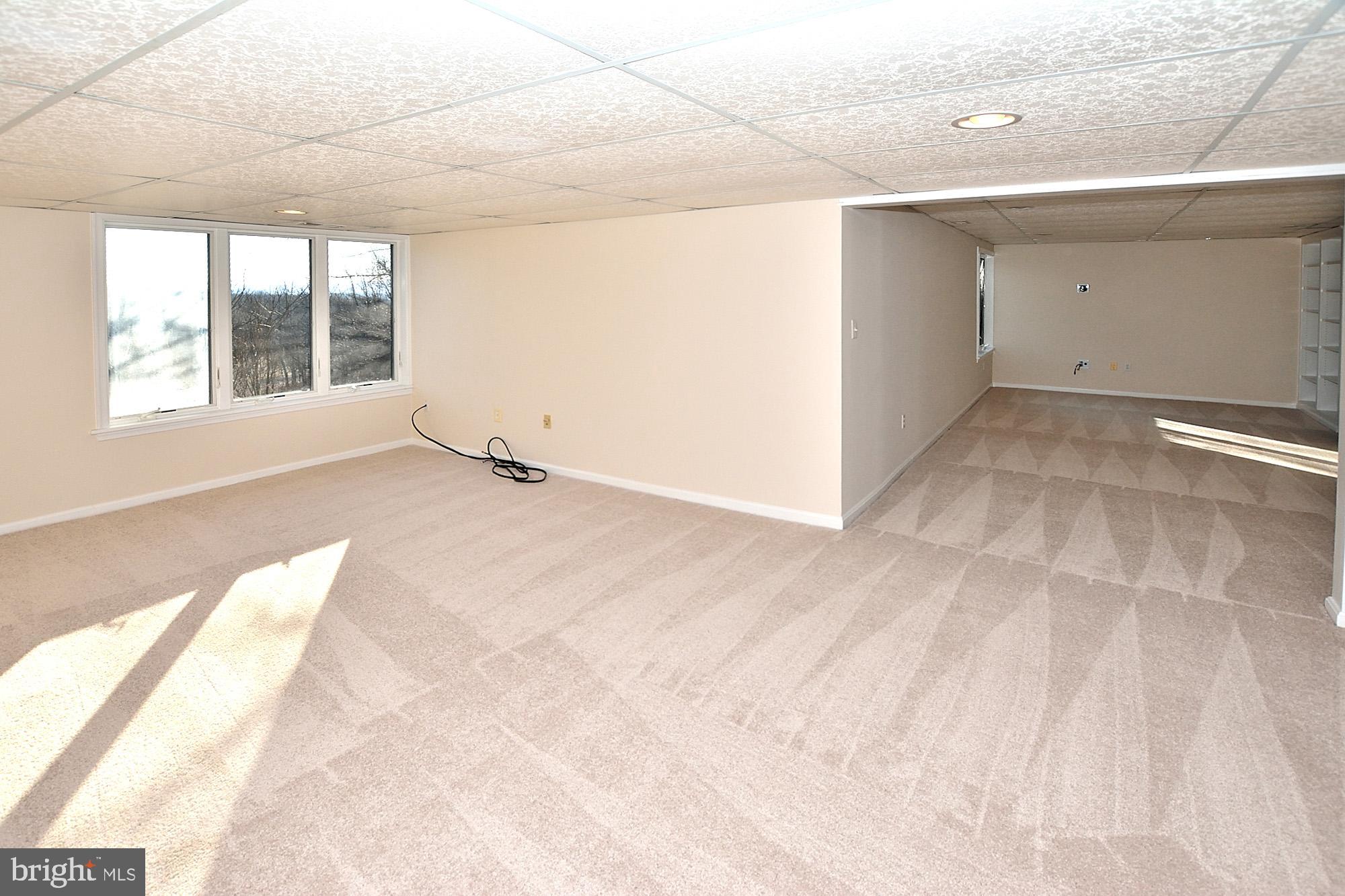11278 Silo Road Marshall, VA 20115 - Photo 32 of 50 Great space for casual entertaining