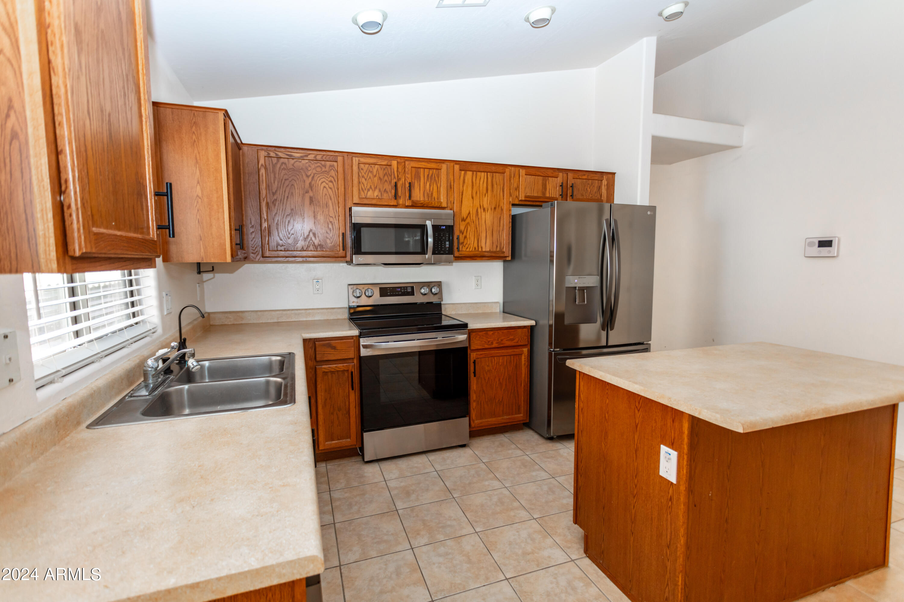 45672 West Sheridan Road Maricopa, AZ 85139 - Photo 4 of 35 04 Kitchen