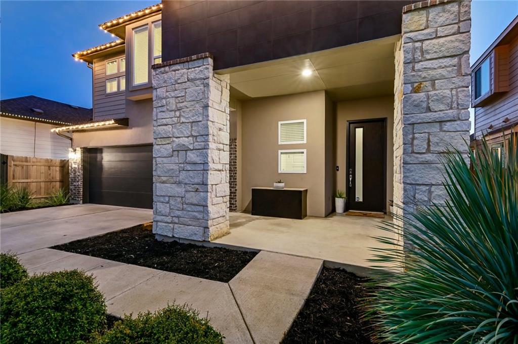 8001 Beacon Knob Way Austin, TX 78744 - Photo 3 of 39