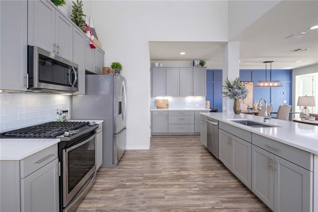 8001 Beacon Knob Way Austin, TX 78744 - Photo 8 of 39