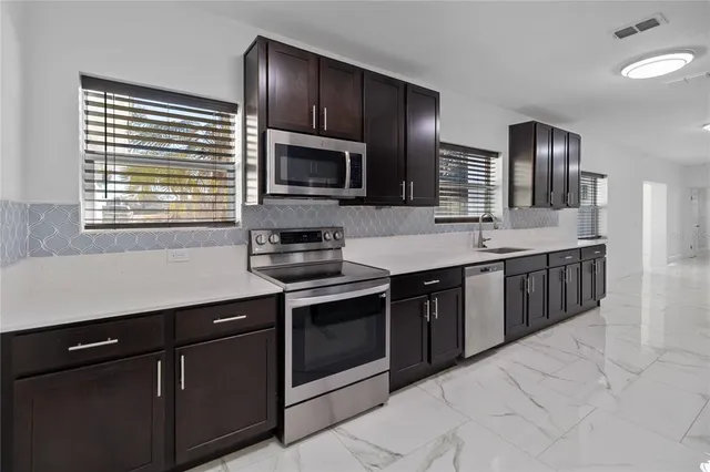 $2,895 | 4014 Heatherington Road, Orlando, FL 32808