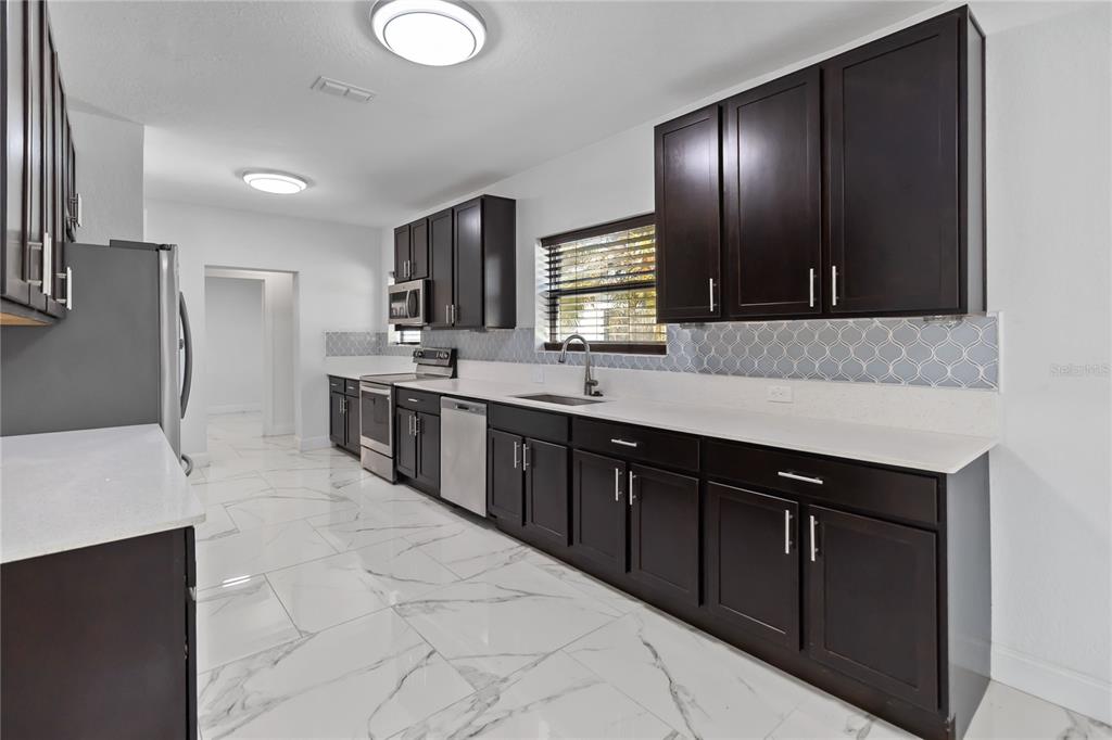 4014 Heatherington Road Orlando, FL 32808 - Photo 10 of 28