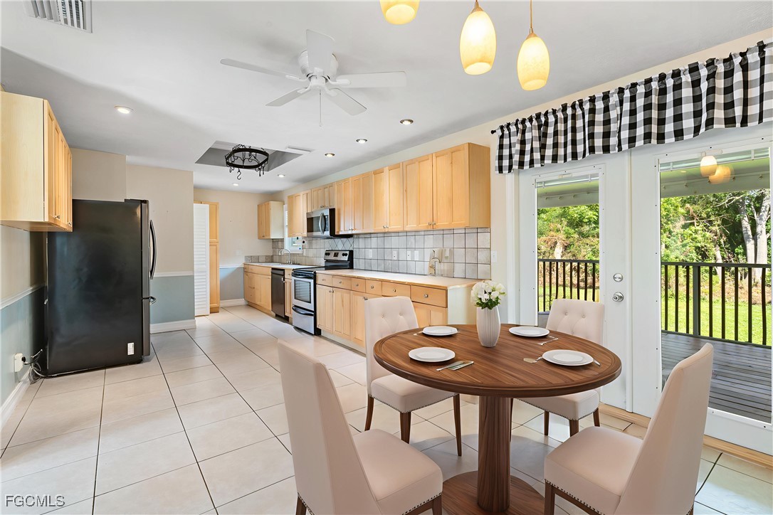 18613 Oriole Road Fort Myers, FL 33967 - Photo 8 of 34 Gallery Image 8
