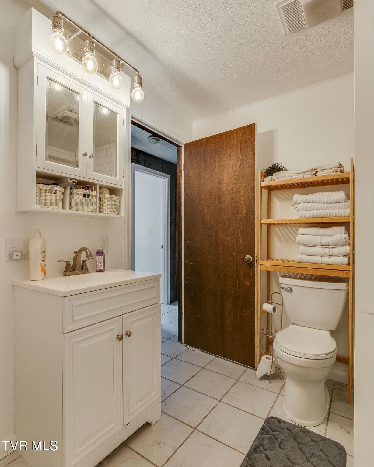 247 Carlton Road Bristol, TN 37620 - Photo 23 of 35 tempImageJqjMTg