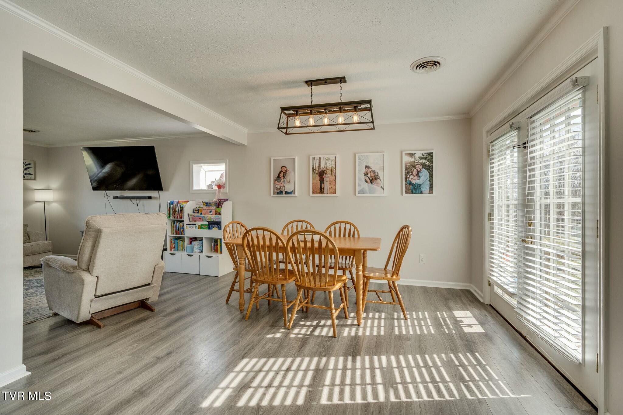 247 Carlton Road Bristol, TN 37620 - Photo 8 of 35 tempImageXJZdYA