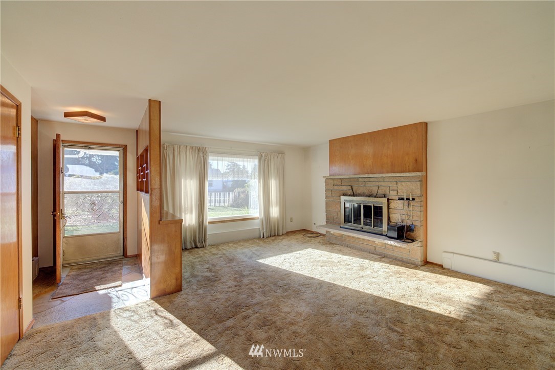 427 Logan Road Lynnwood, WA 98036 - Photo 2 of 13 Gallery Image 2