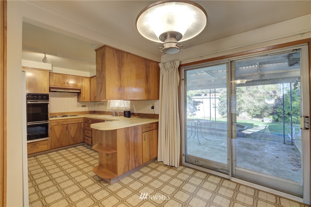 427 Logan Road Lynnwood, WA 98036 - Photo 4 of 13 Gallery Image 4