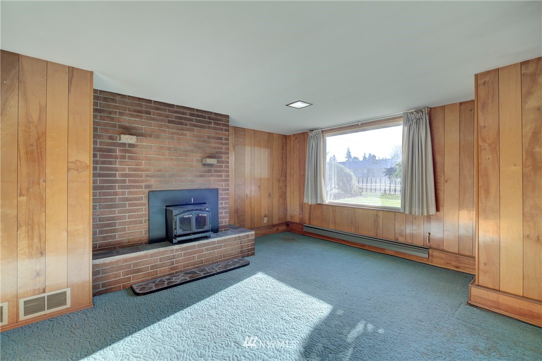 427 Logan Road Lynnwood, WA 98036 - Photo 5 of 13 Gallery Image 5