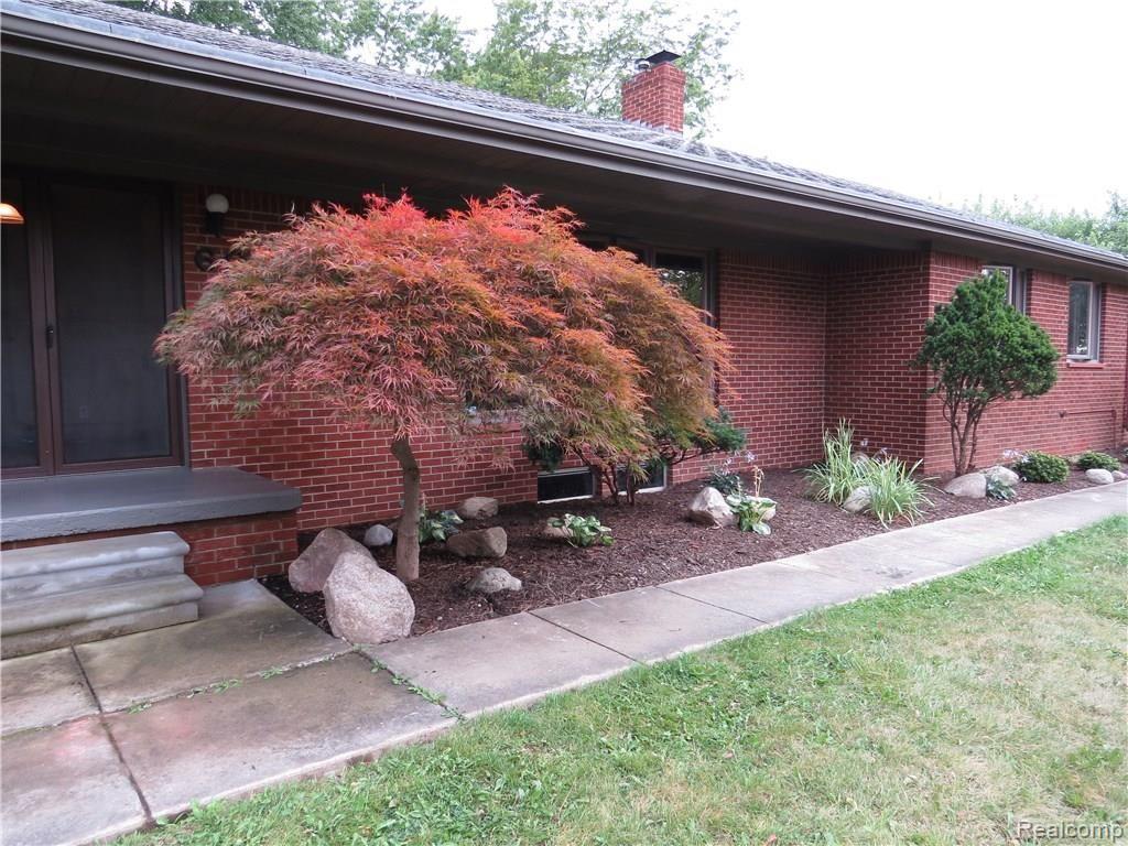 6075 Lahring Road Linden, MI 48451 - Photo 3 of 60 IMG_9108.JPG