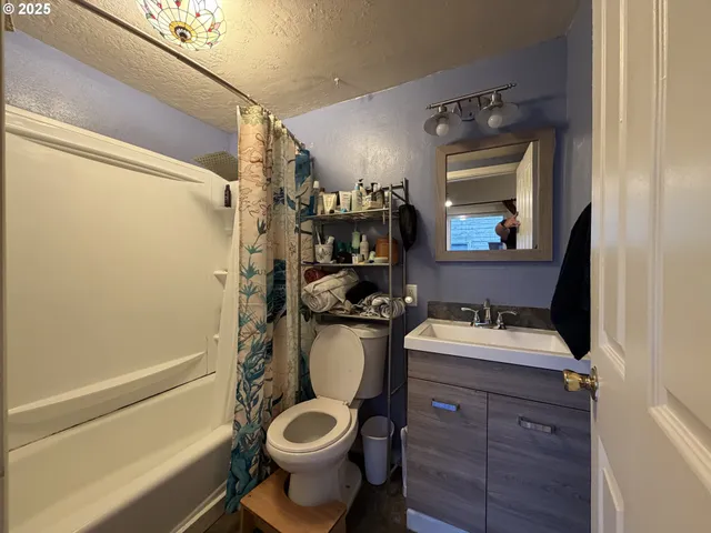 $325,000 | 1018 7th Street Northwest, Salem, OR 97304