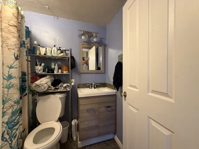 $325,000 | 1018 7th Street Northwest, Salem, OR 97304