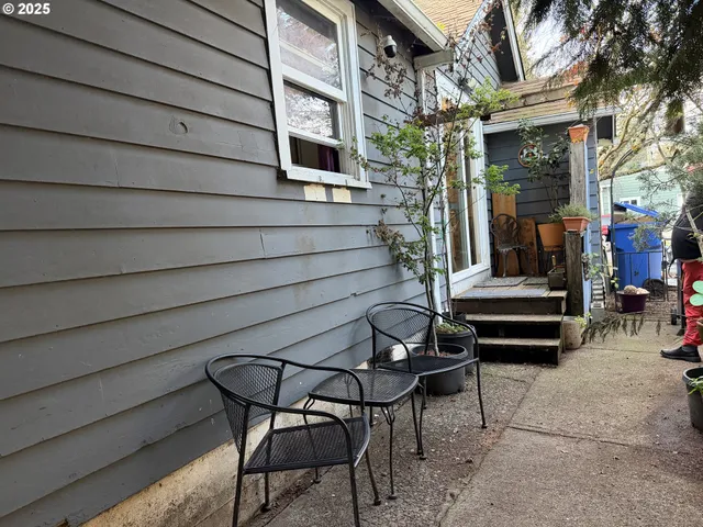 $325,000 | 1018 7th Street Northwest, Salem, OR 97304