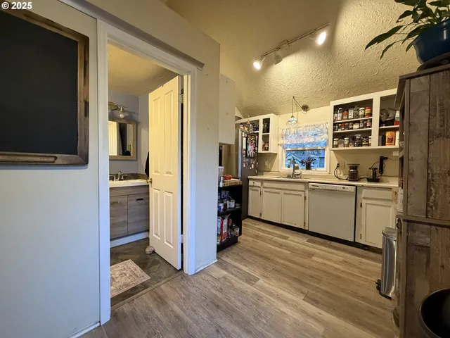 $325,000 | 1018 7th Street Northwest, Salem, OR 97304