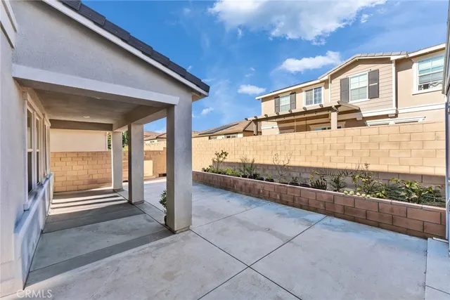 a house view with a outdoor space