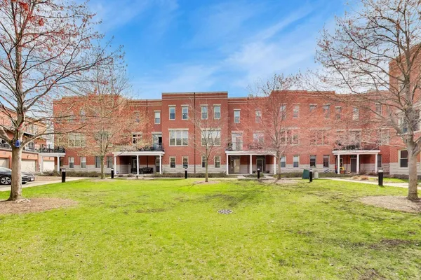 $875,000 | 4010 North Clark Street, Unit C, Chicago, IL 60613
