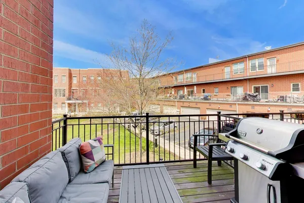 $875,000 | 4010 North Clark Street, Unit C, Chicago, IL 60613