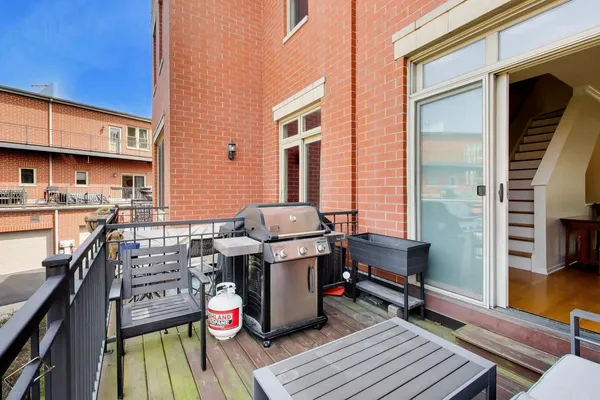 $875,000 | 4010 North Clark Street, Unit C, Chicago, IL 60613