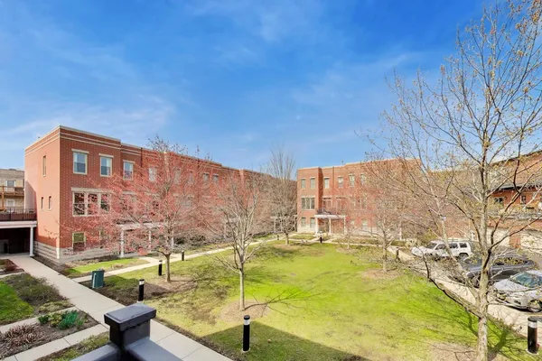 $875,000 | 4010 North Clark Street, Unit C, Chicago, IL 60613