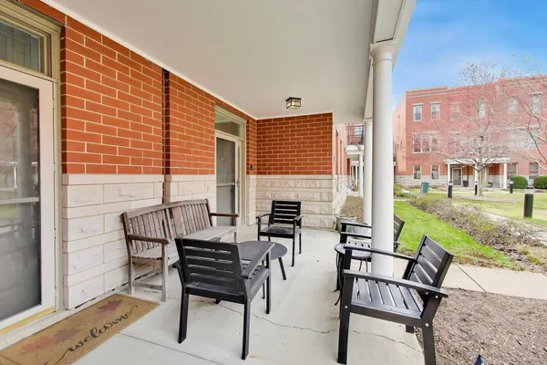 $875,000 | 4010 North Clark Street, Unit C, Chicago, IL 60613