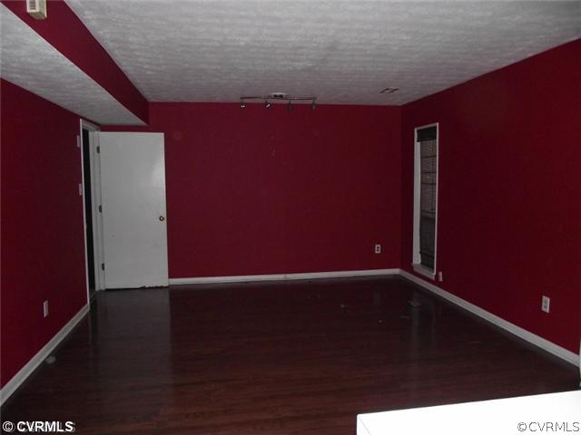 40 Mistywood Road Richmond, VA 23236 - Photo 3 of 11 Den/Family/Great Room