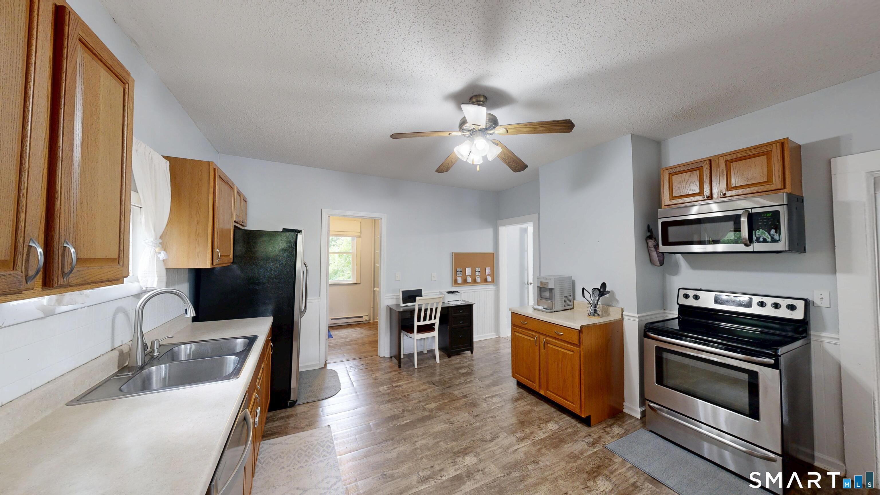 524 South Colony Street Meriden, CT 06451 - Photo 8 of 40