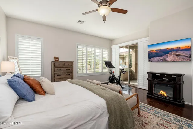 a view of a workspace with furniture and a livingroom