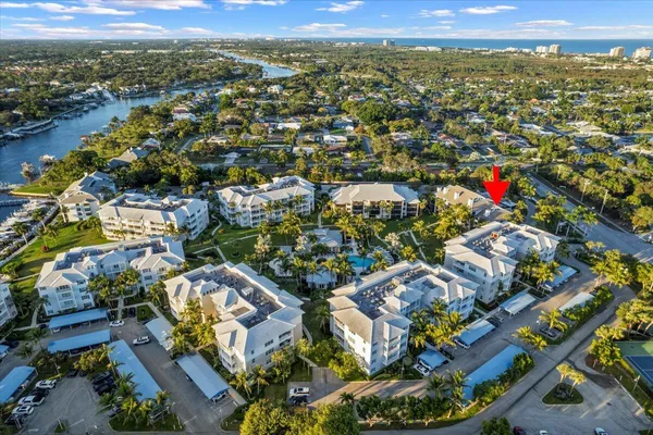 $550,000 | 143 Bay Colony Drive North, Unit PH, Juno Beach, FL 33408