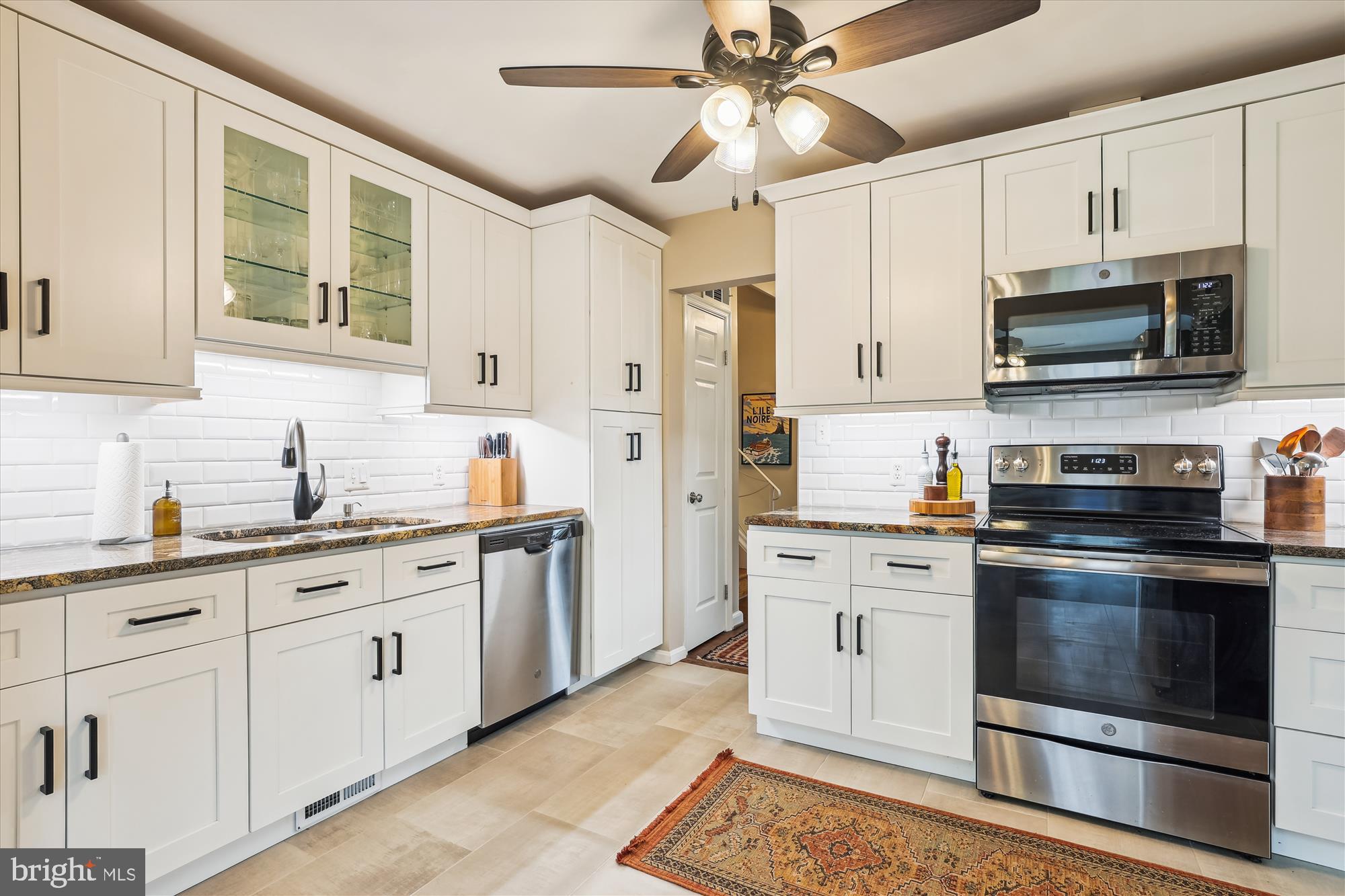 3610 Old Post Road Fairfax, VA 22030 - Photo 12 of 48 Updated Kitchen