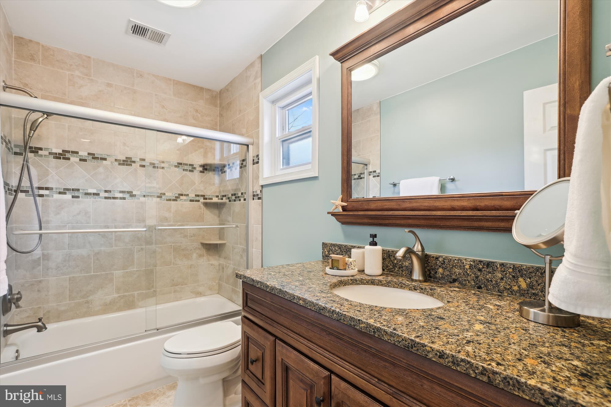3610 Old Post Road Fairfax, VA 22030 - Photo 28 of 48 Hallway Bathroom