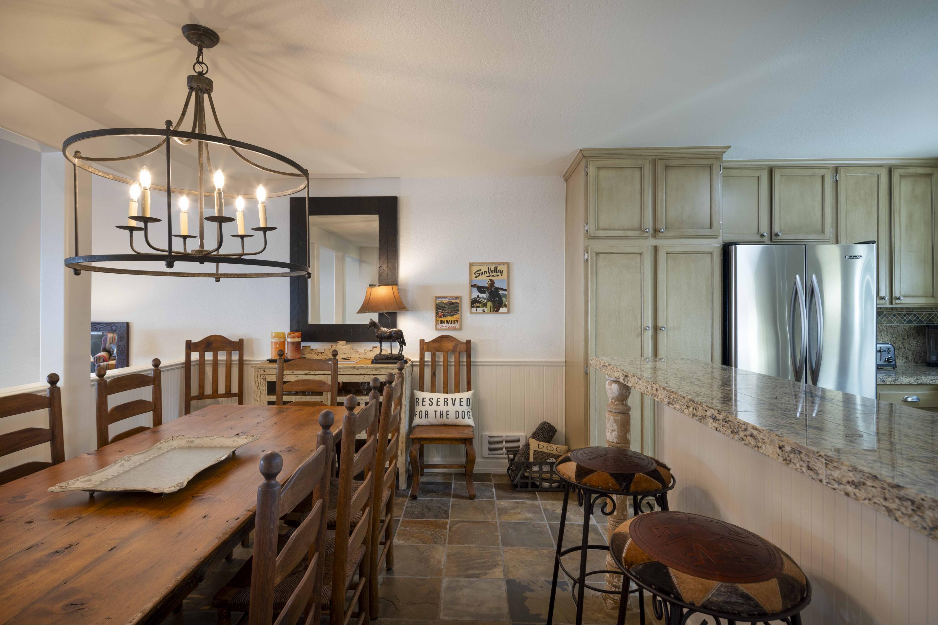 2639 Ridge Lane, Unit 39 Sun Valley, ID 83353 - Photo 6 of 35 Dining Room
