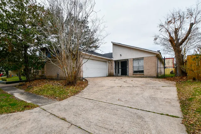 $2,000 | 6411 Teal Run Drive, Houston, TX 77035
