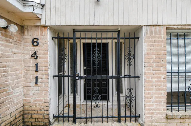 $2,000 | 6411 Teal Run Drive, Houston, TX 77035