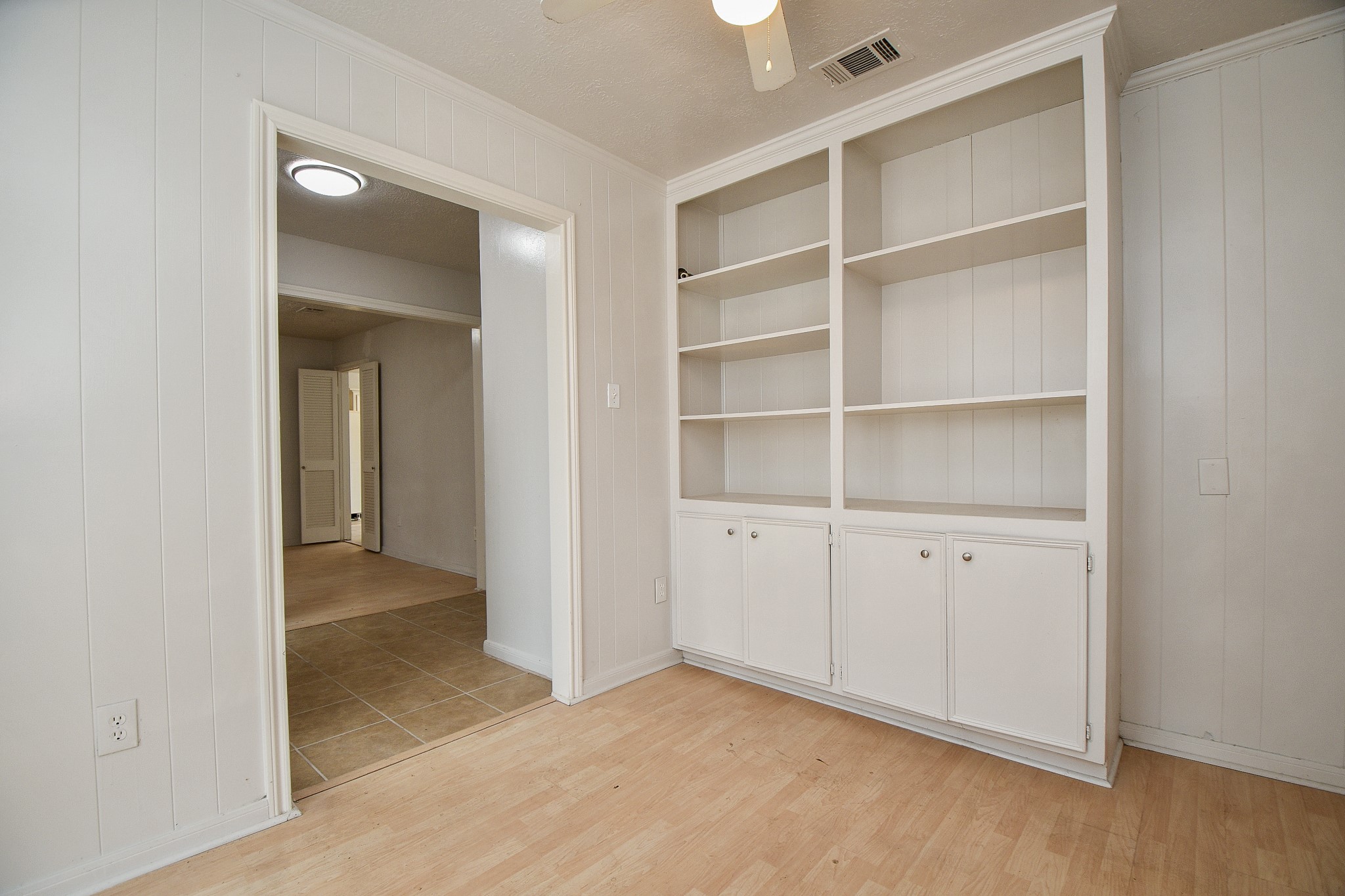 6411 Teal Run Drive Houston, TX 77035 - Photo 9 of 32 a view of an empty walk in closet